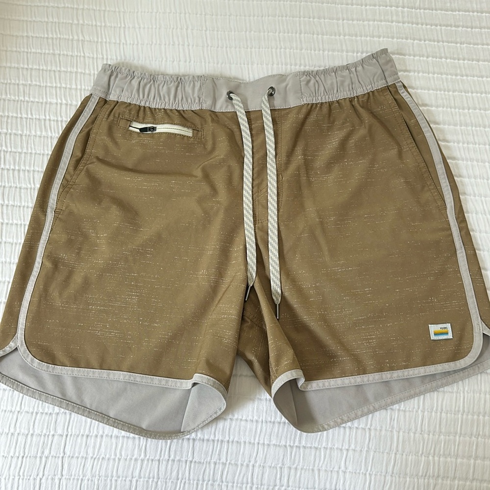 Vuori Banks Short, size small, 5” inseam